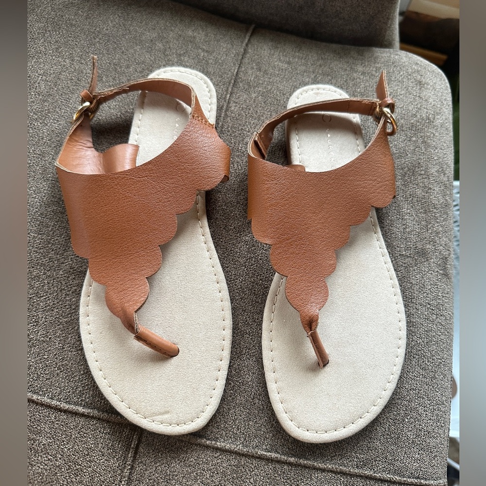 LC Lauren Conrad Tan Scalloped T-Strap Sandals